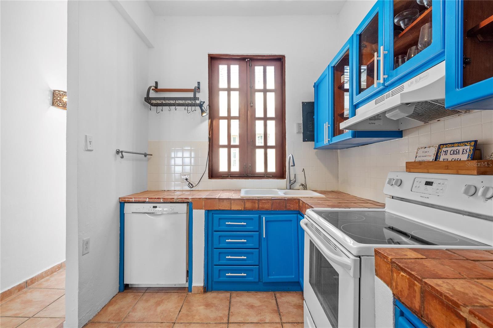 353 Calle De La Luna #301 Property Photo 4