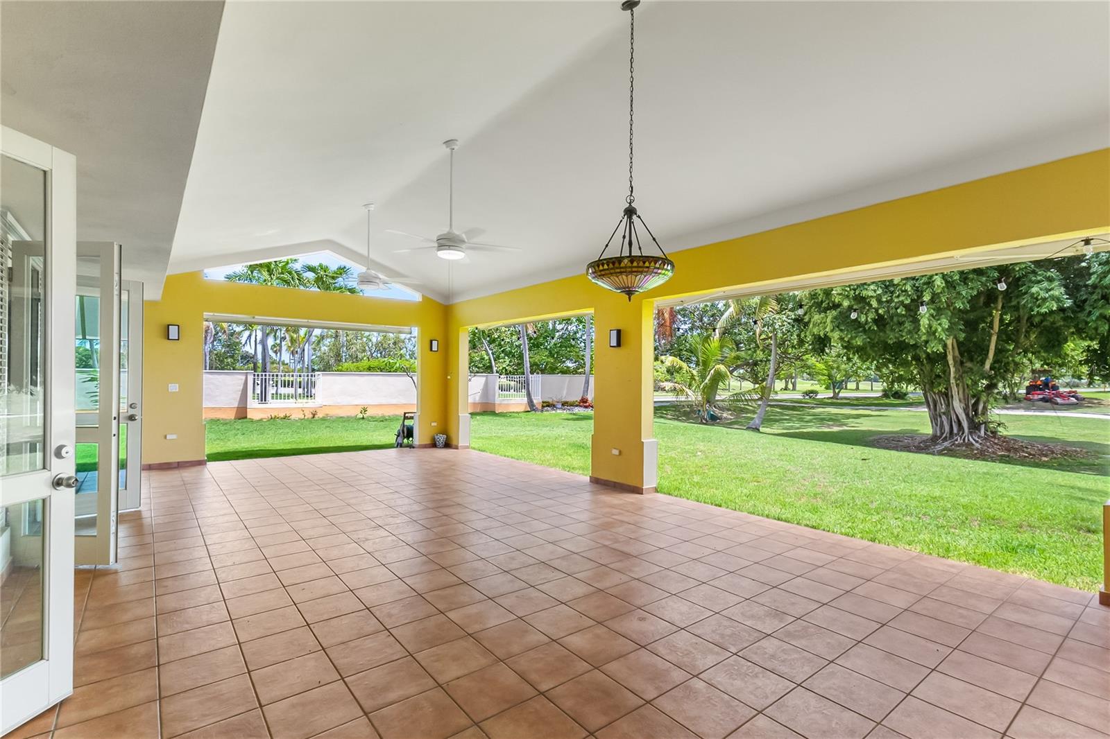 1 Eagle St Property Photo 3