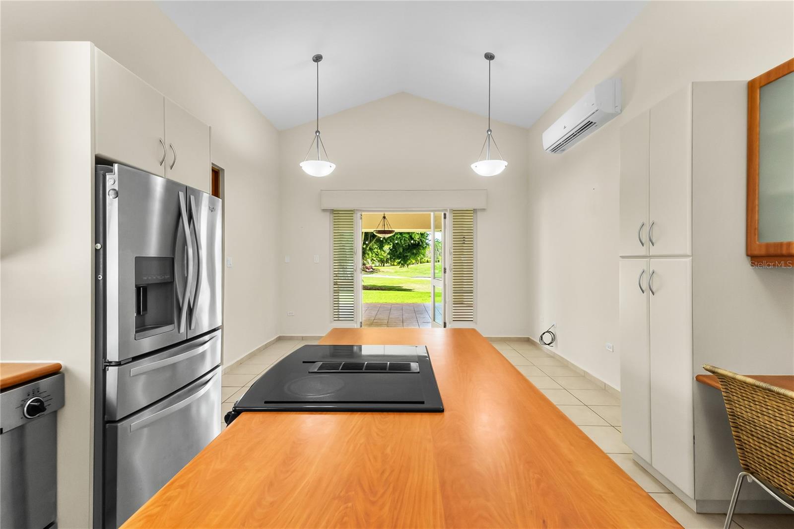 1 Eagle St Property Photo 9