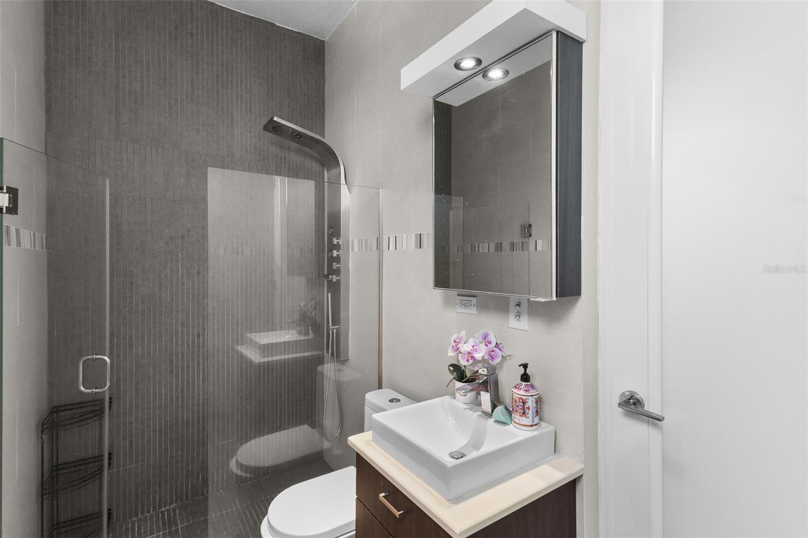 109-a El Paseo #109a Property Photo 8