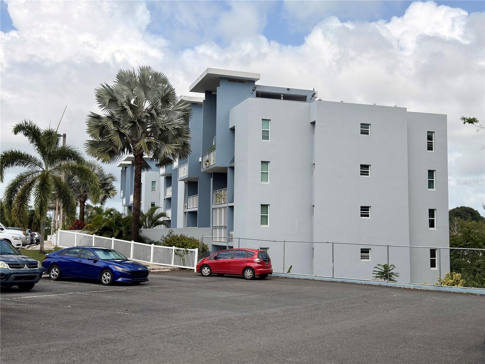 Cond Paseo Del Rey #f-302 Property Photo 3