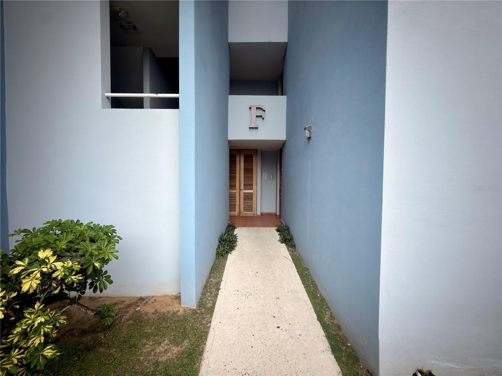 Cond Paseo Del Rey #f-302 Property Photo 6