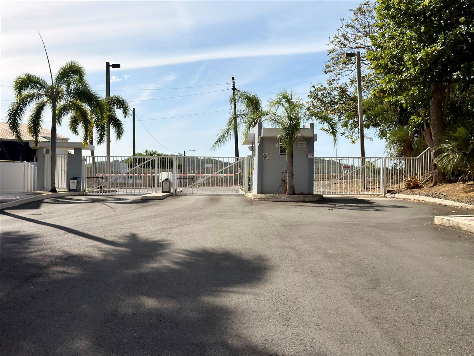 Cond Paseo Del Rey #f-302 Property Photo 31