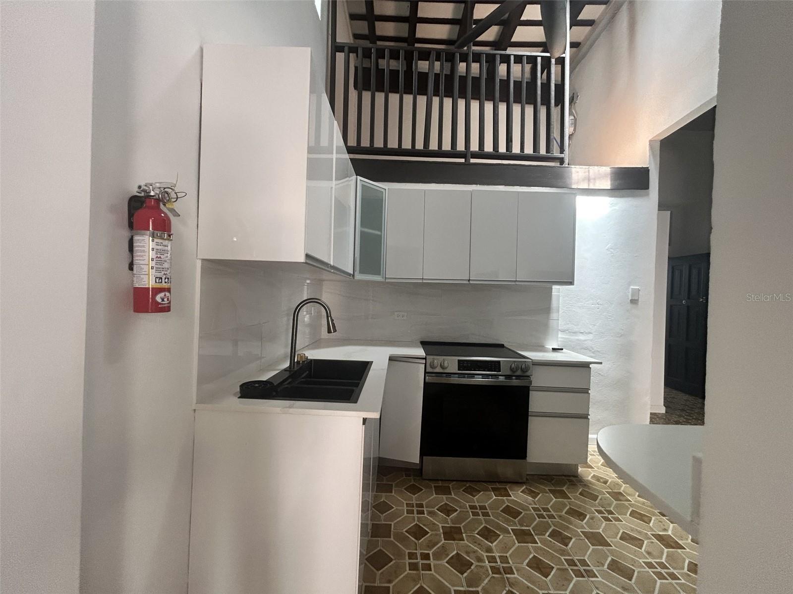 273 Calle Sol #2-a Property Photo 6