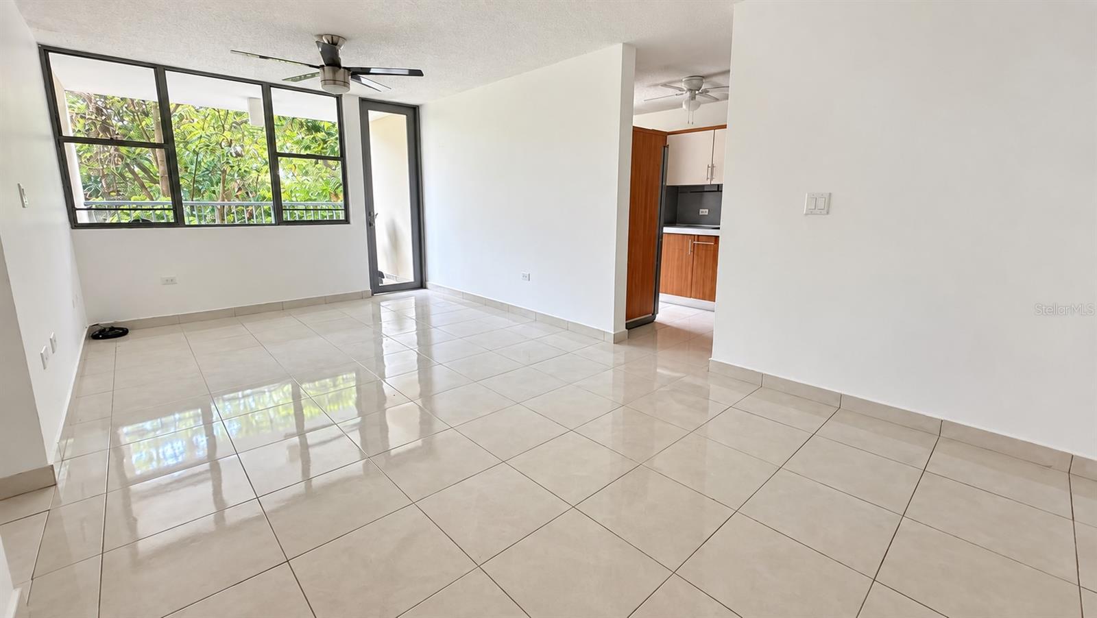 199 Las Cumbres #208 Property Photo 2