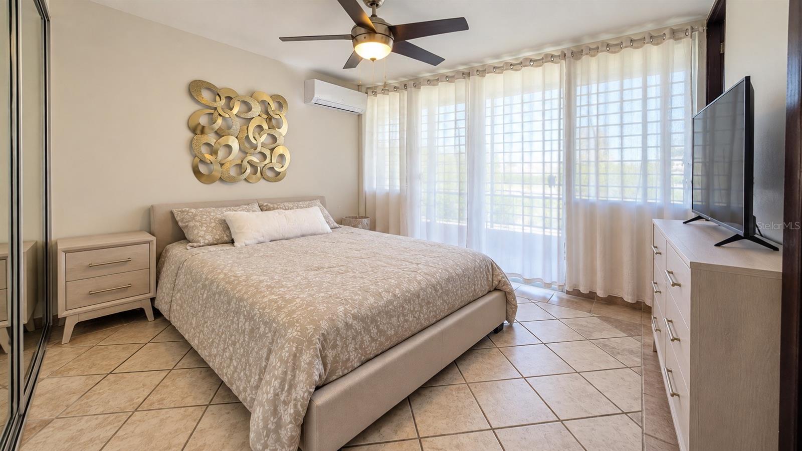 Urb. Vista Real Edificio 4-7 #4-7 Property Photo 5