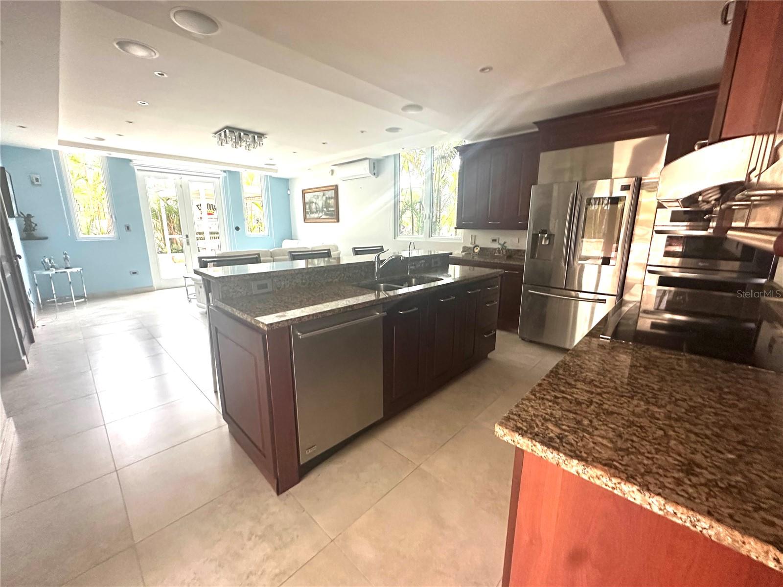 77 Almendro Property Photo 2