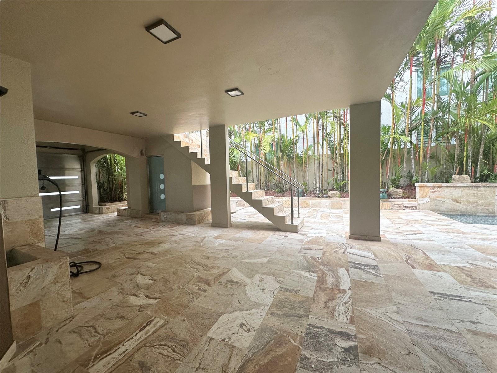 77 Almendro Property Photo 4