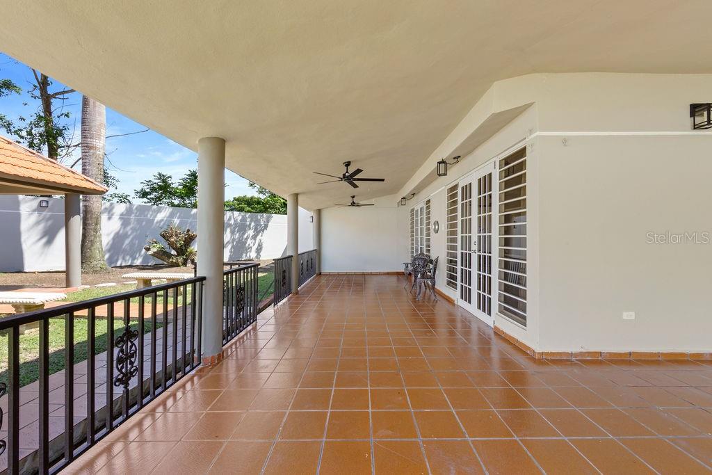26 Plaza 3 Property Photo 38