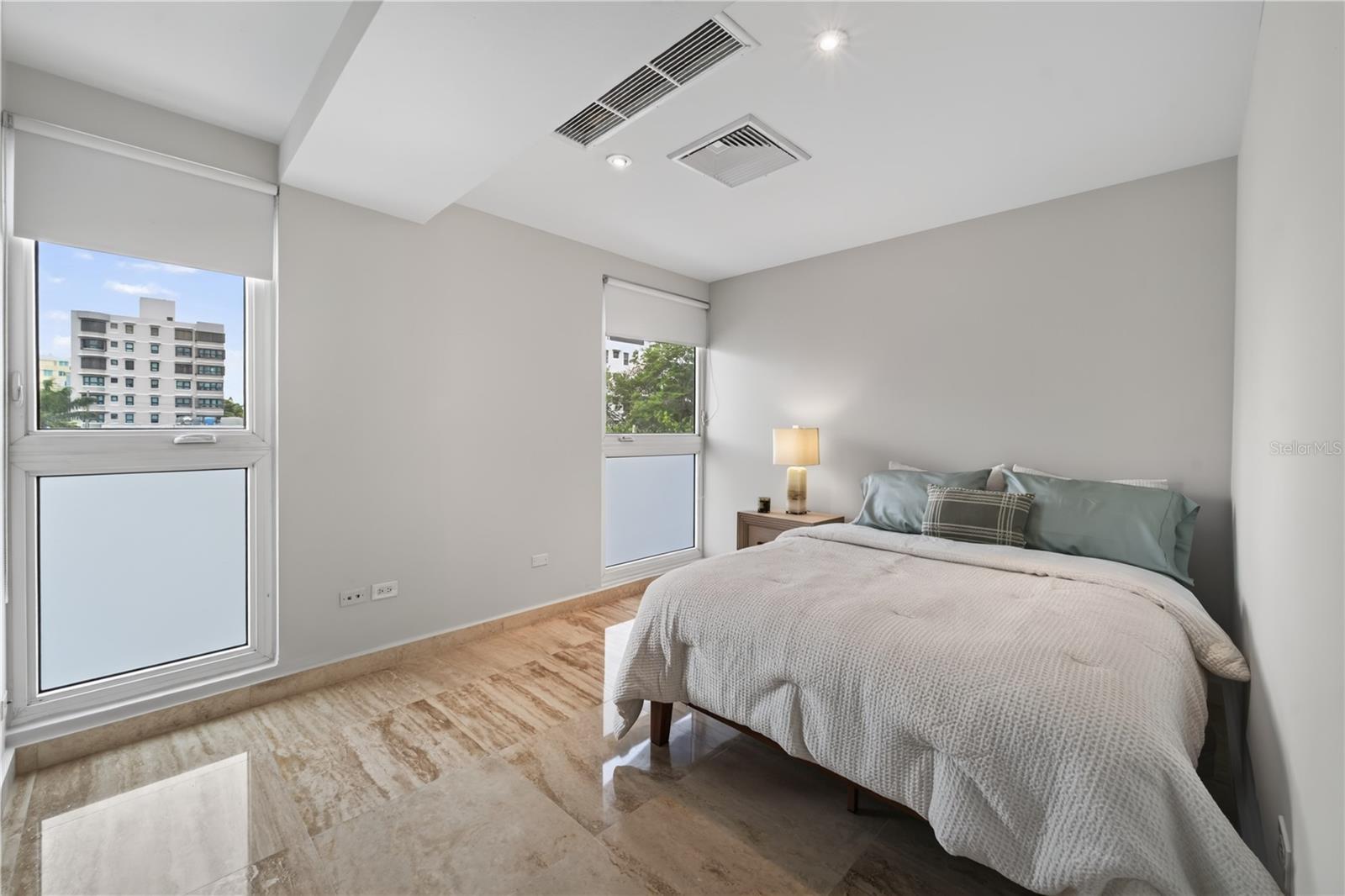 1364 Wilson Ave #304 Property Photo 15