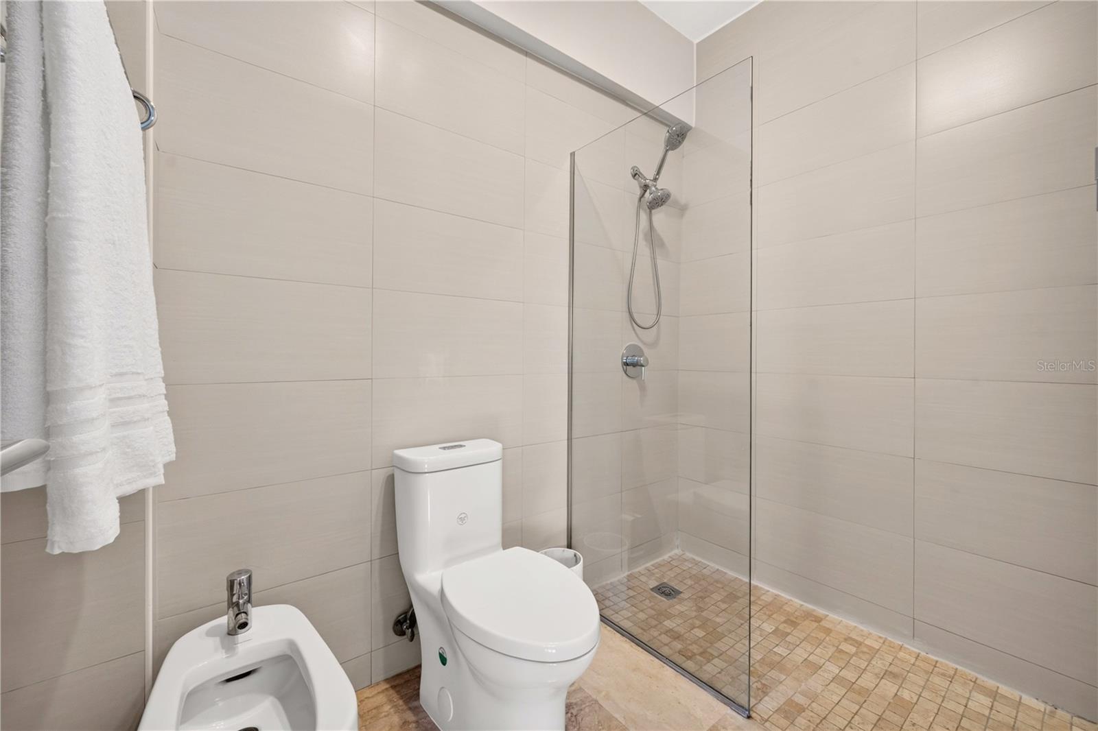 1364 Wilson Ave #304 Property Photo 20