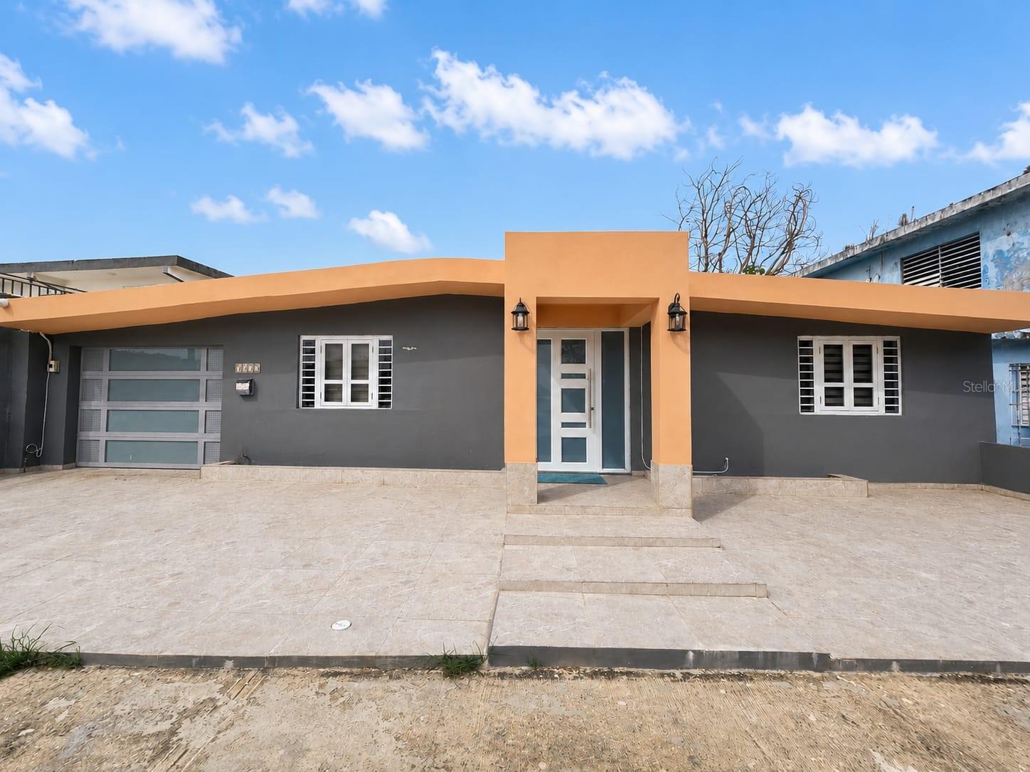 Calle 415 Urbanización Country Club Property Photo 1