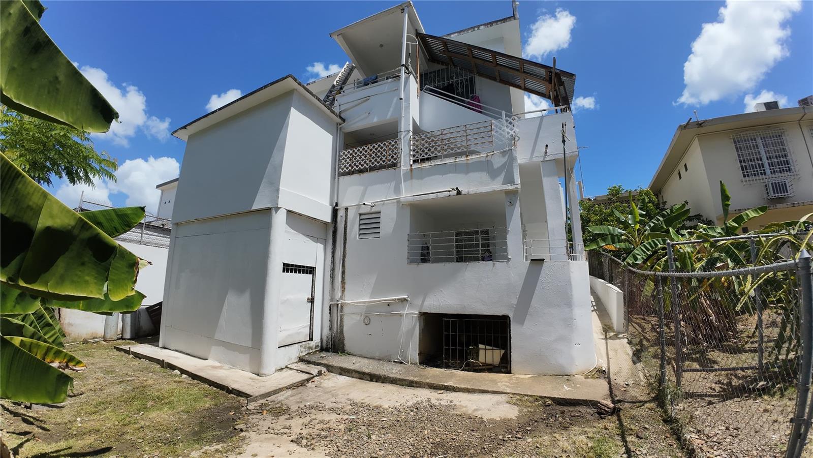 46 Carazo St Property Photo 4