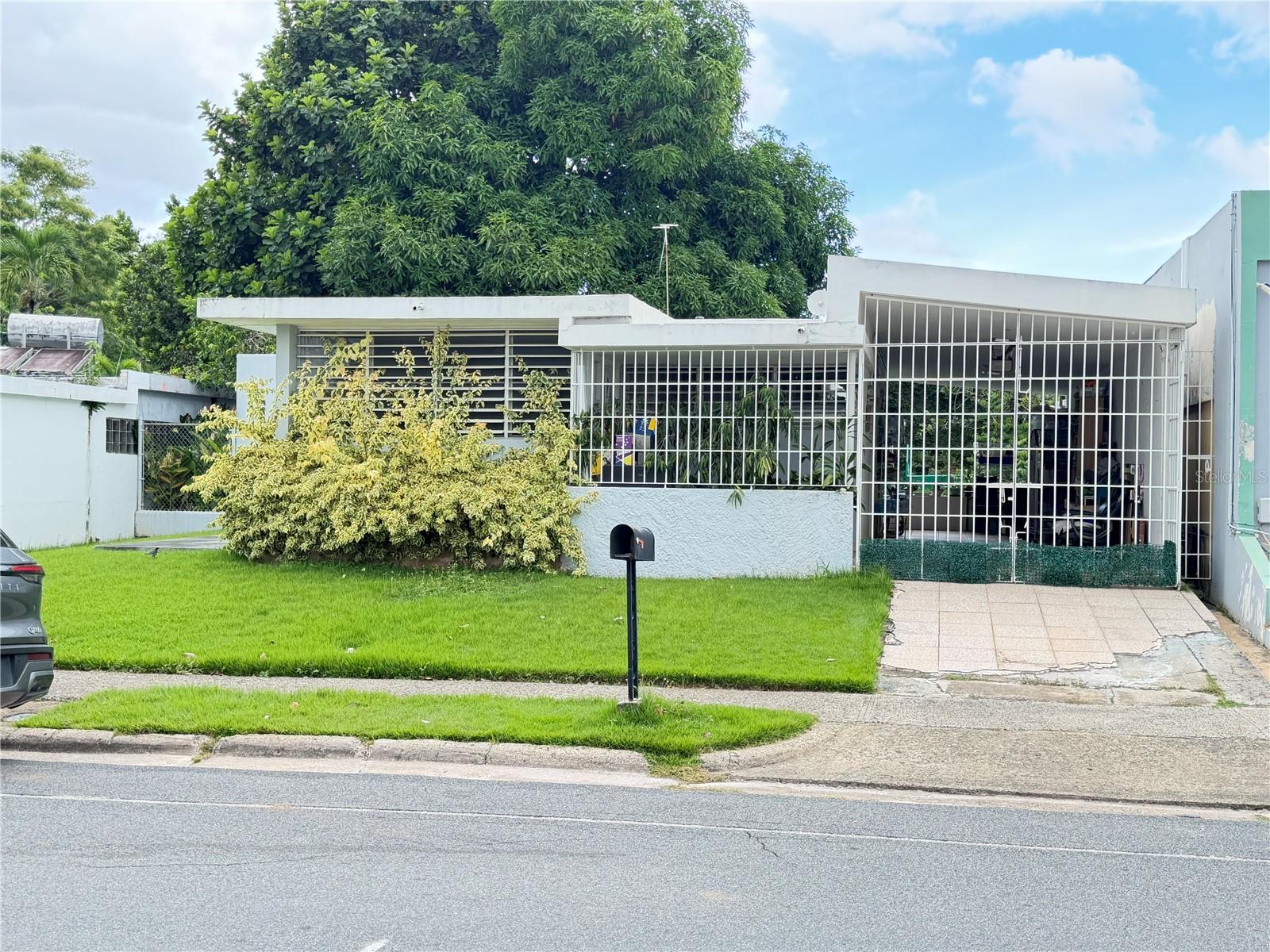 V3 Calle Harding Urb. Parkville Property Photo 1