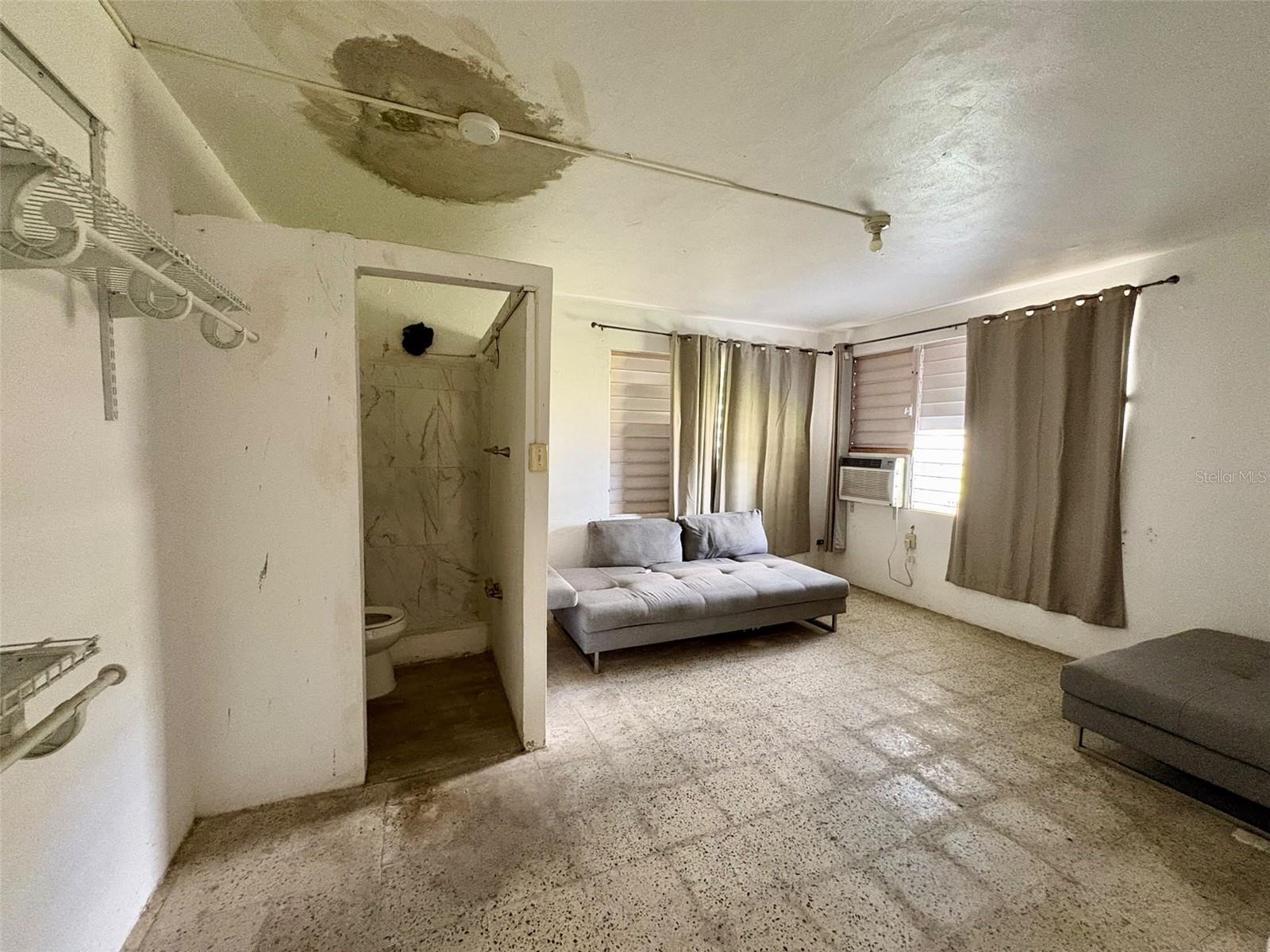 933 Paganini Property Photo 3