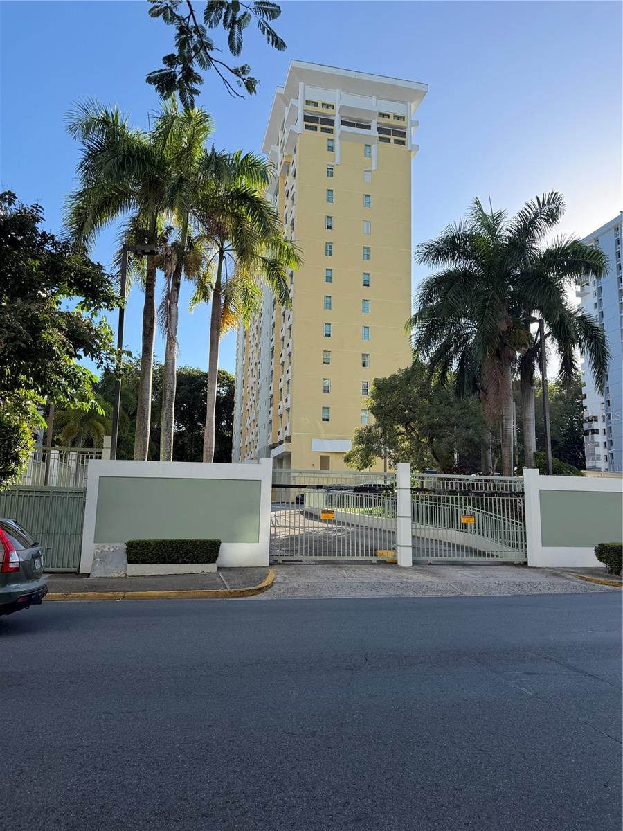 J8 Avenida San Patricio #15b Property Photo 1