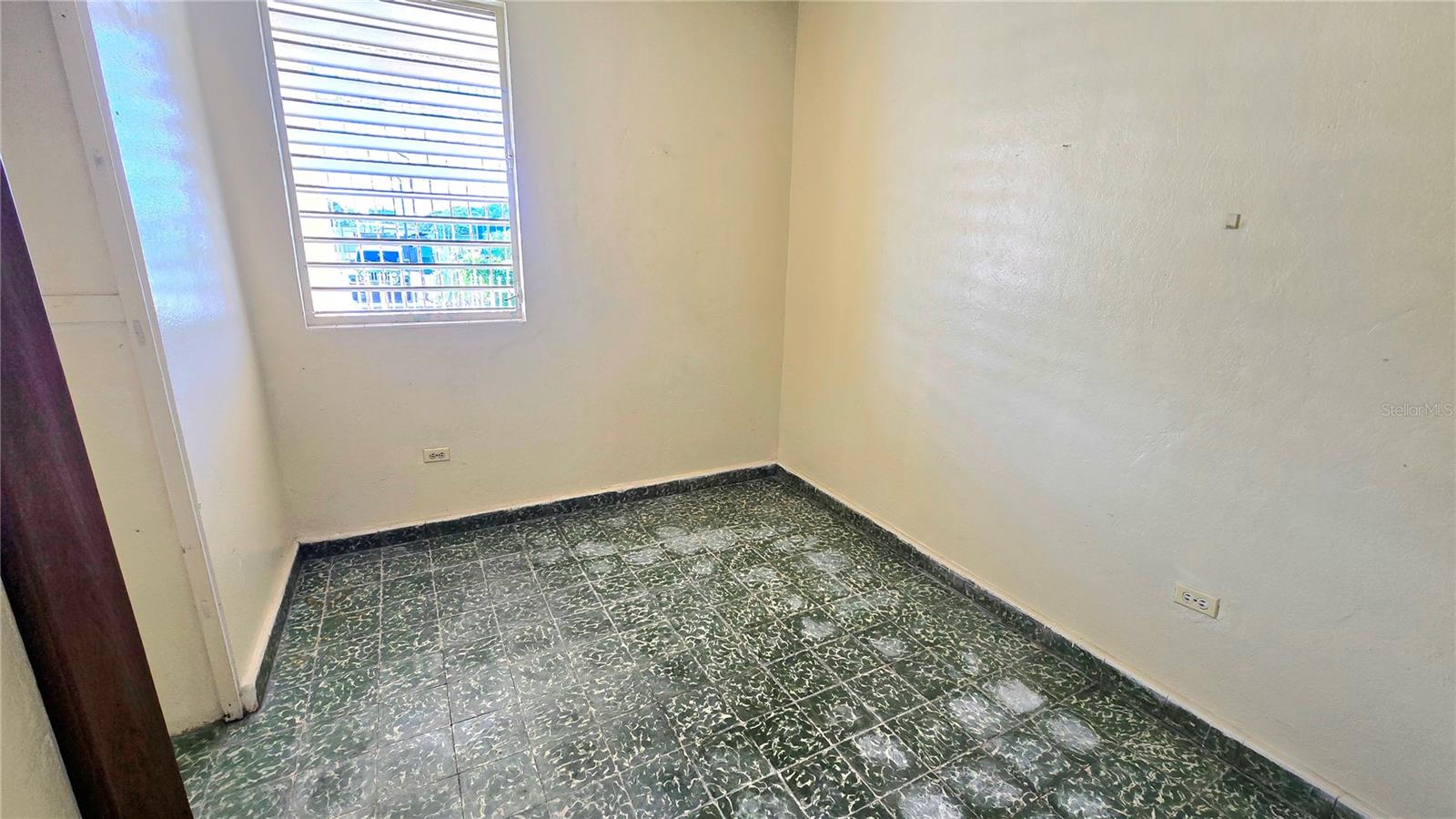 3 St. Magnolia Gardens #5-b Property Photo 7