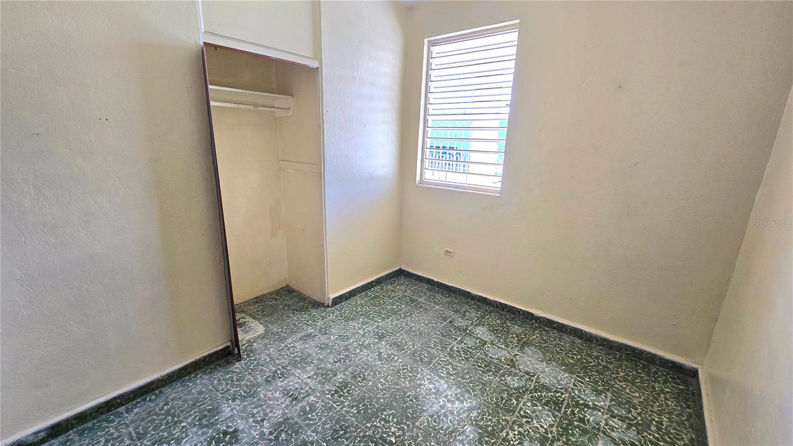 3 St. Magnolia Gardens #5-b Property Photo 8