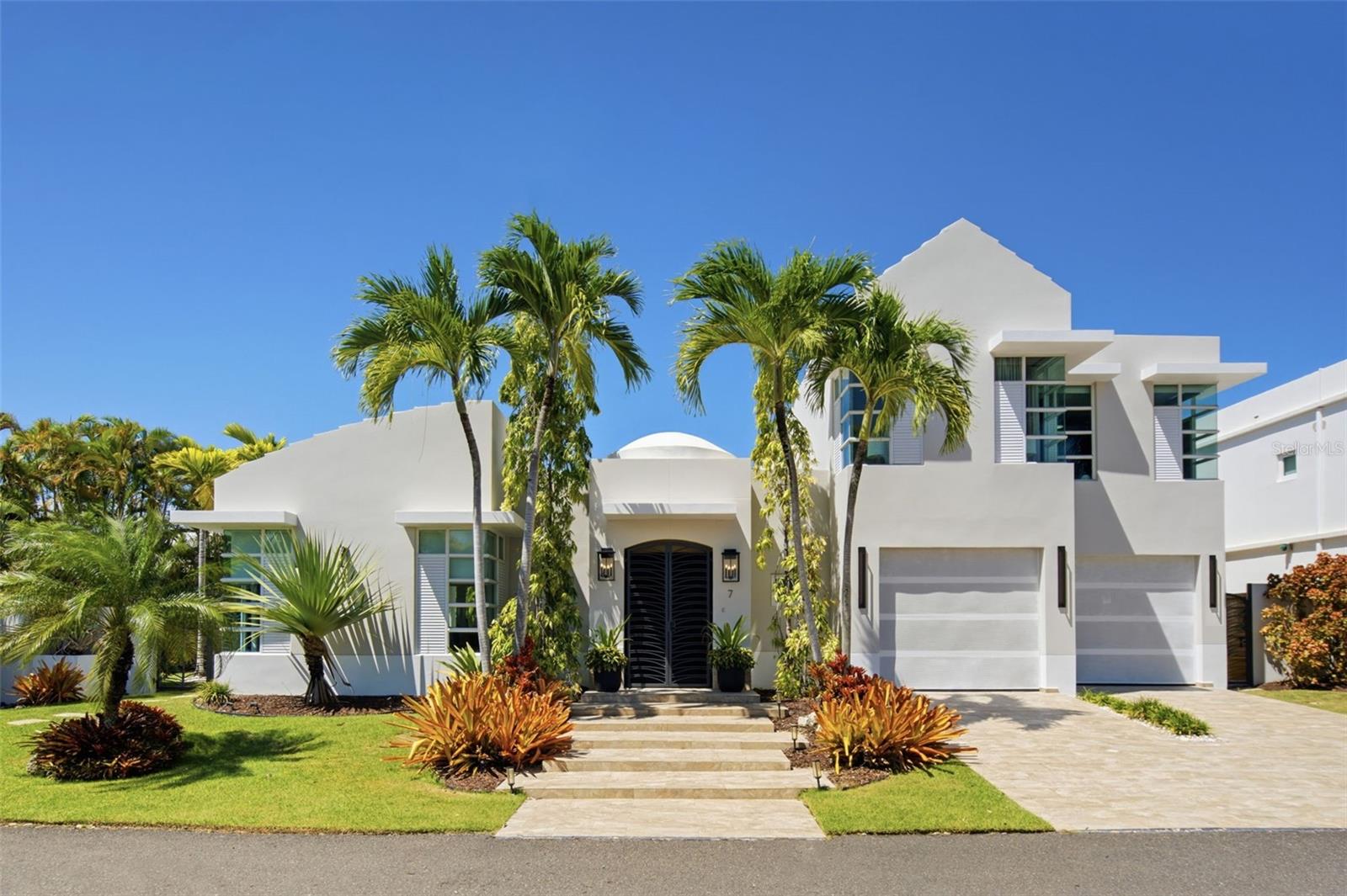 7 PALMA REAL Property Photo 1