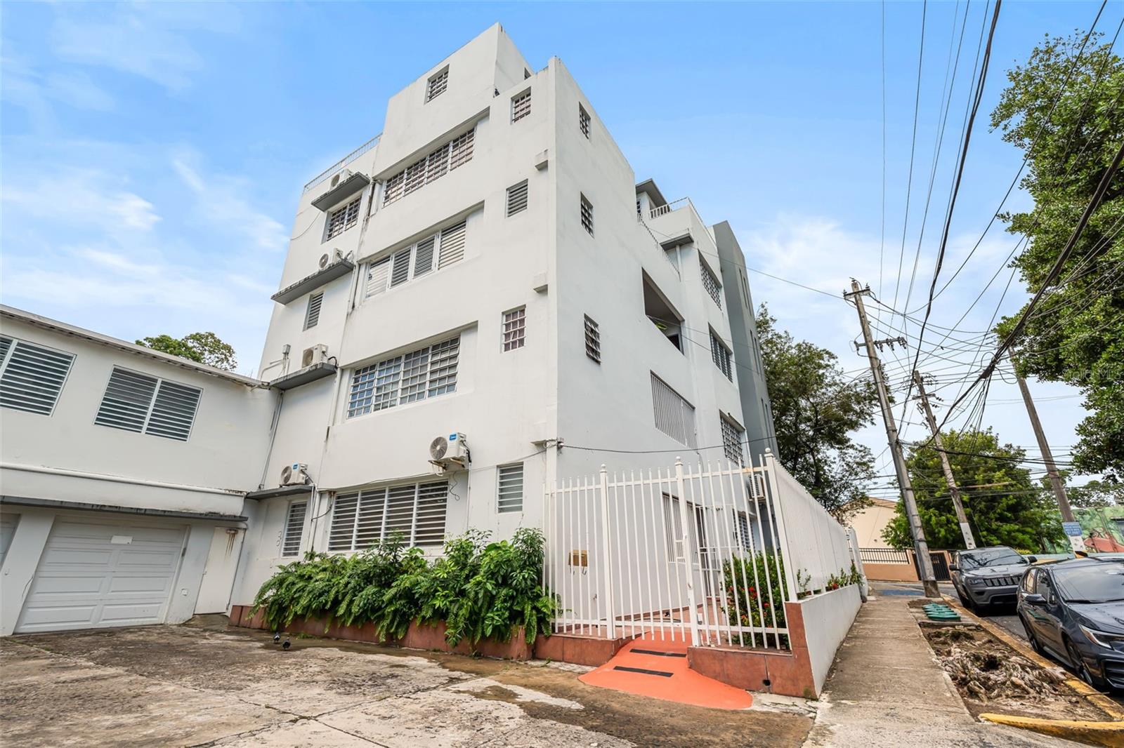 1617 San Mateo #4 Property Photo 1