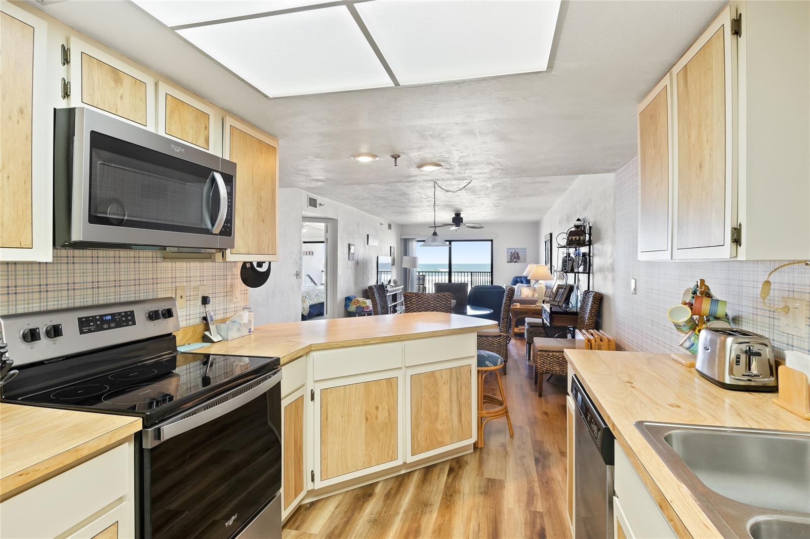 3001 S Atlantic Avenue #402 Property Photo 12