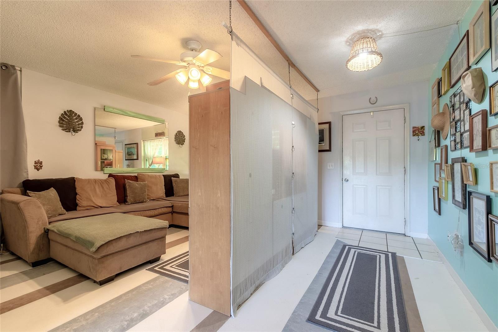 1526 Queen Palm Drive Property Photo 4