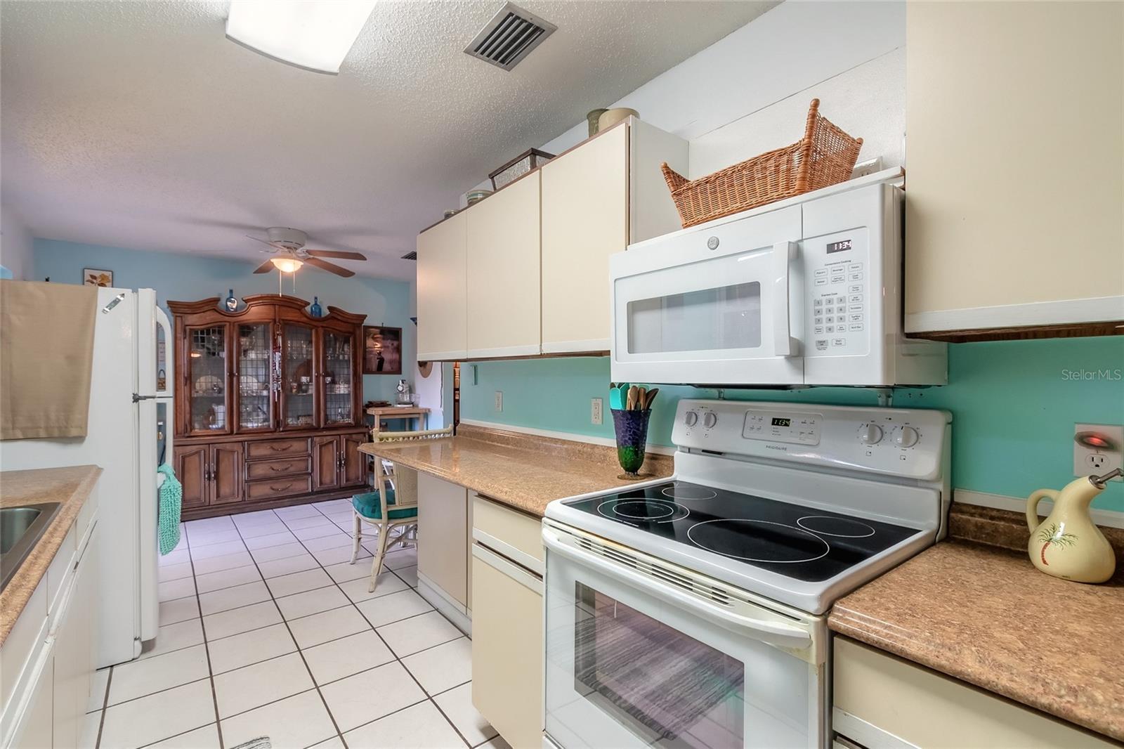 1526 Queen Palm Drive Property Photo 11