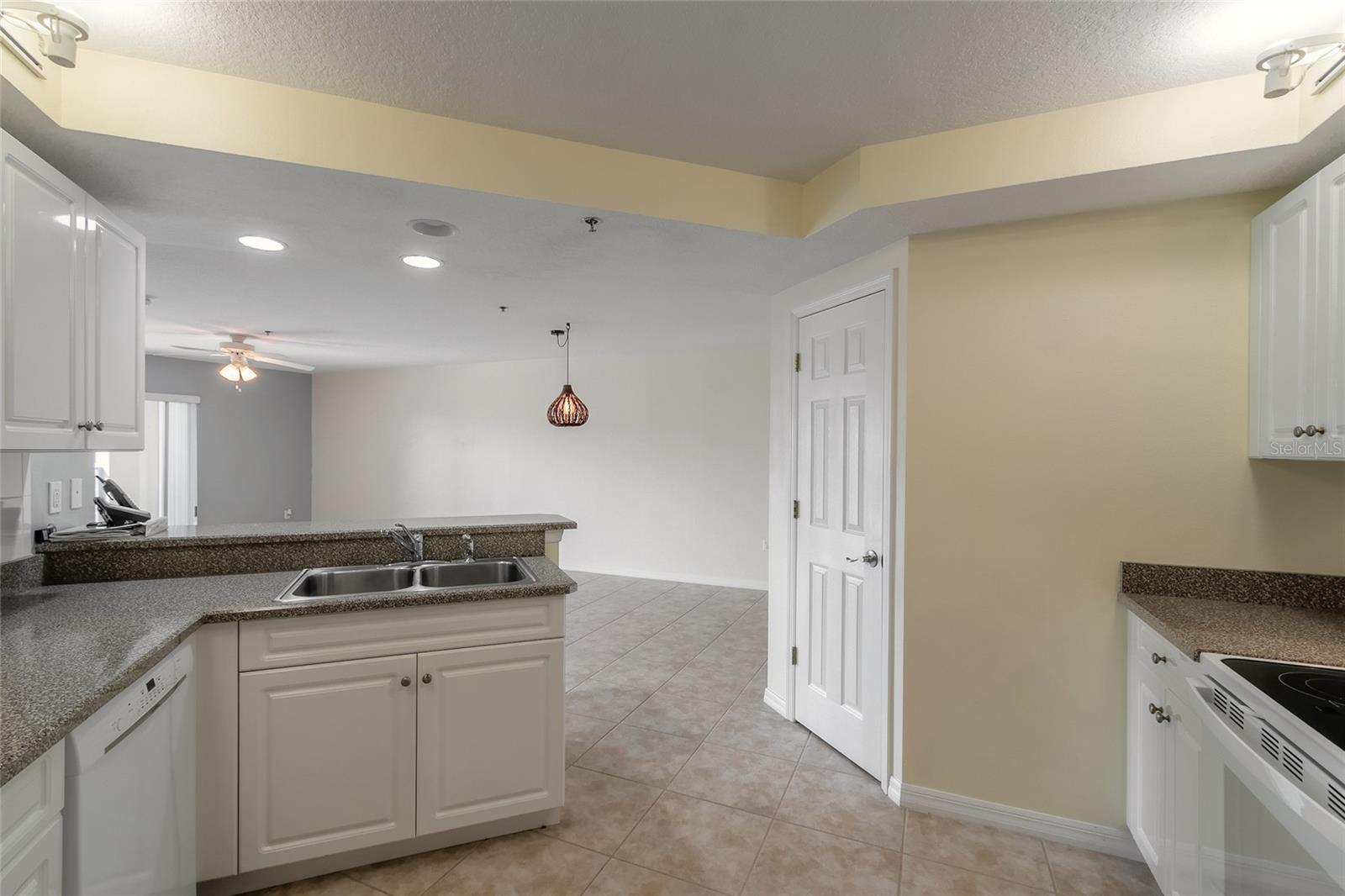 5300 S Atlantic Avenue #8502 Property Photo 20
