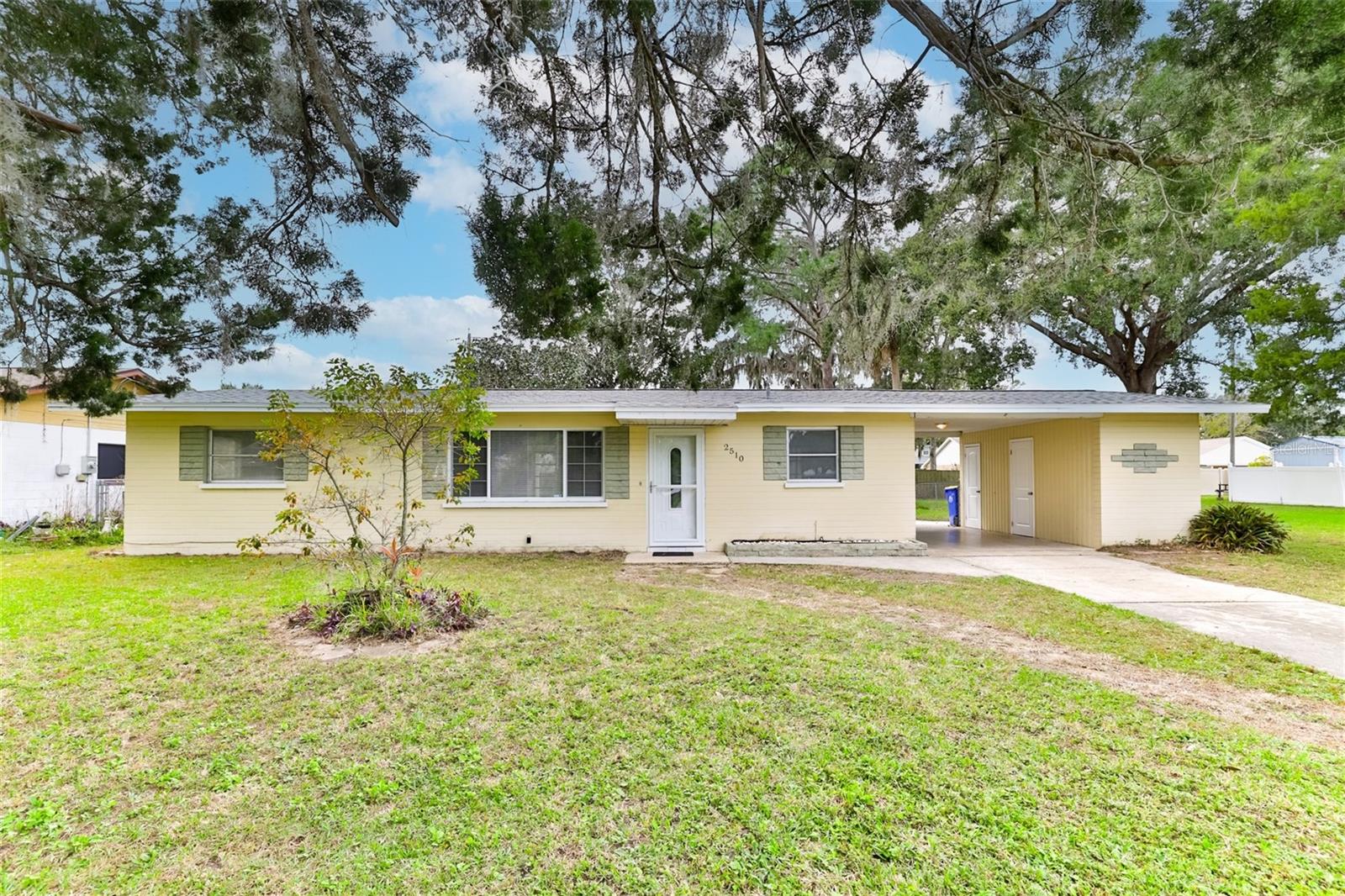 2510 Umbrella Tree Drive Property Photo 1