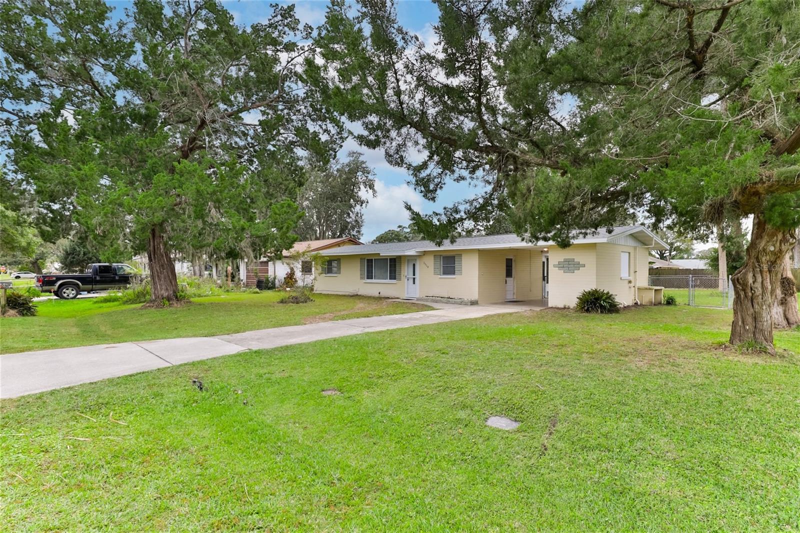 2510 Umbrella Tree Drive Property Photo 2