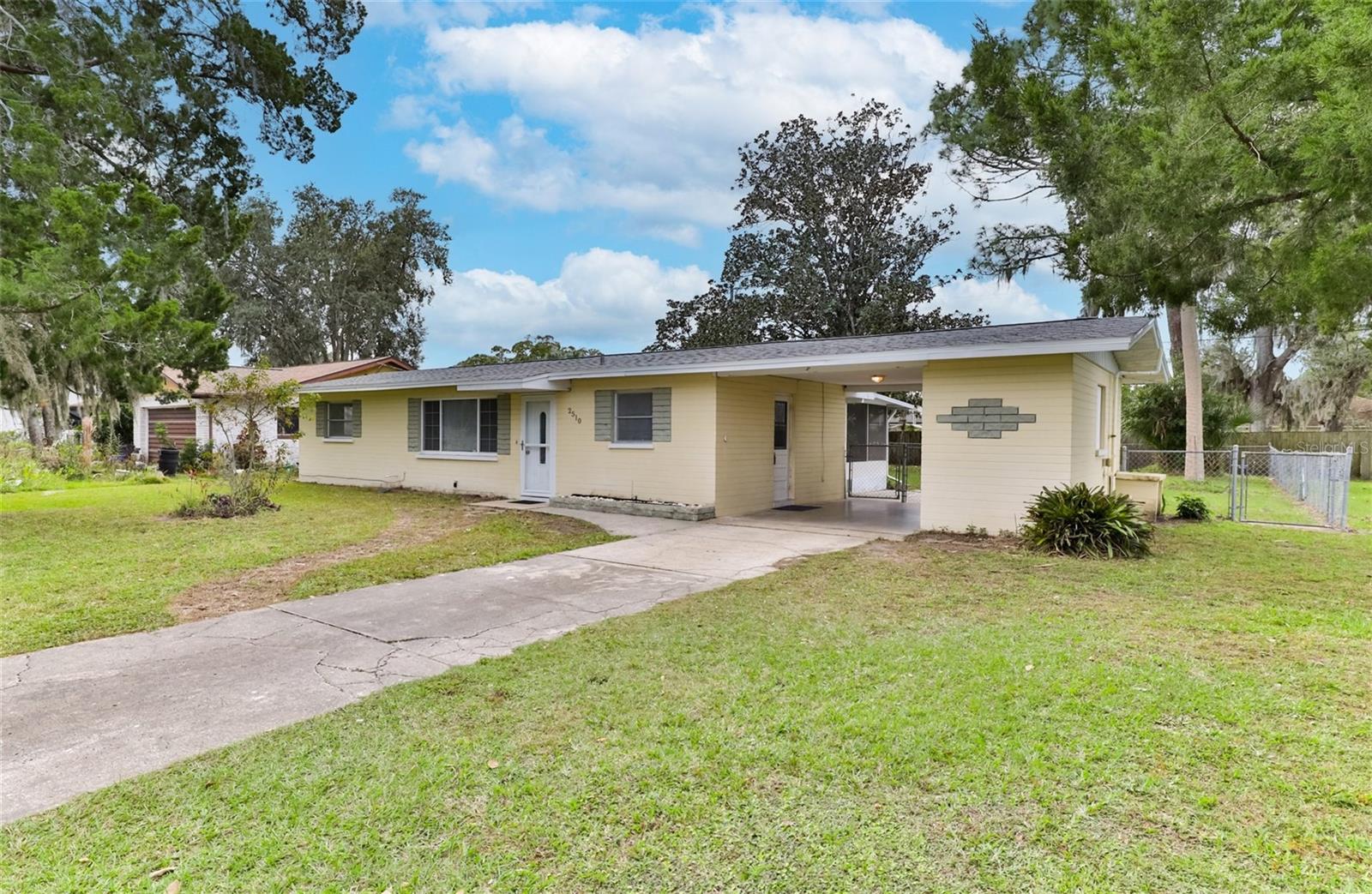2510 Umbrella Tree Drive Property Photo 3