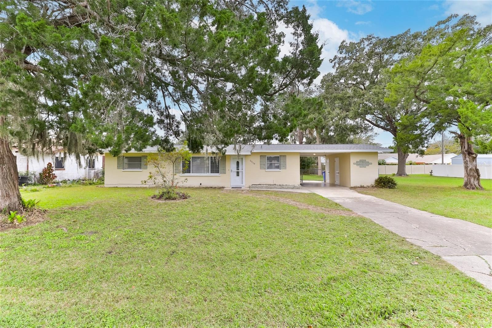 2510 Umbrella Tree Drive Property Photo 4