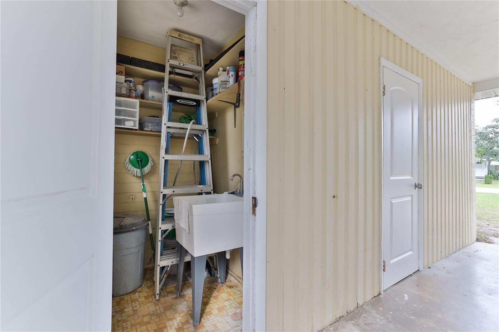 2510 Umbrella Tree Drive Property Photo 9