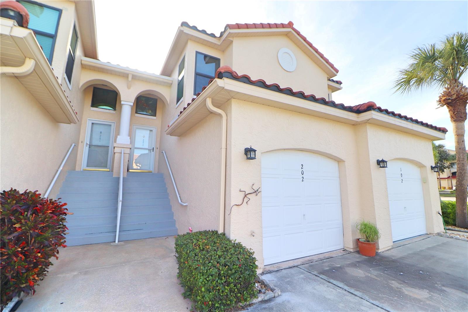 439 Bouchelle Drive #202 Property Photo 3