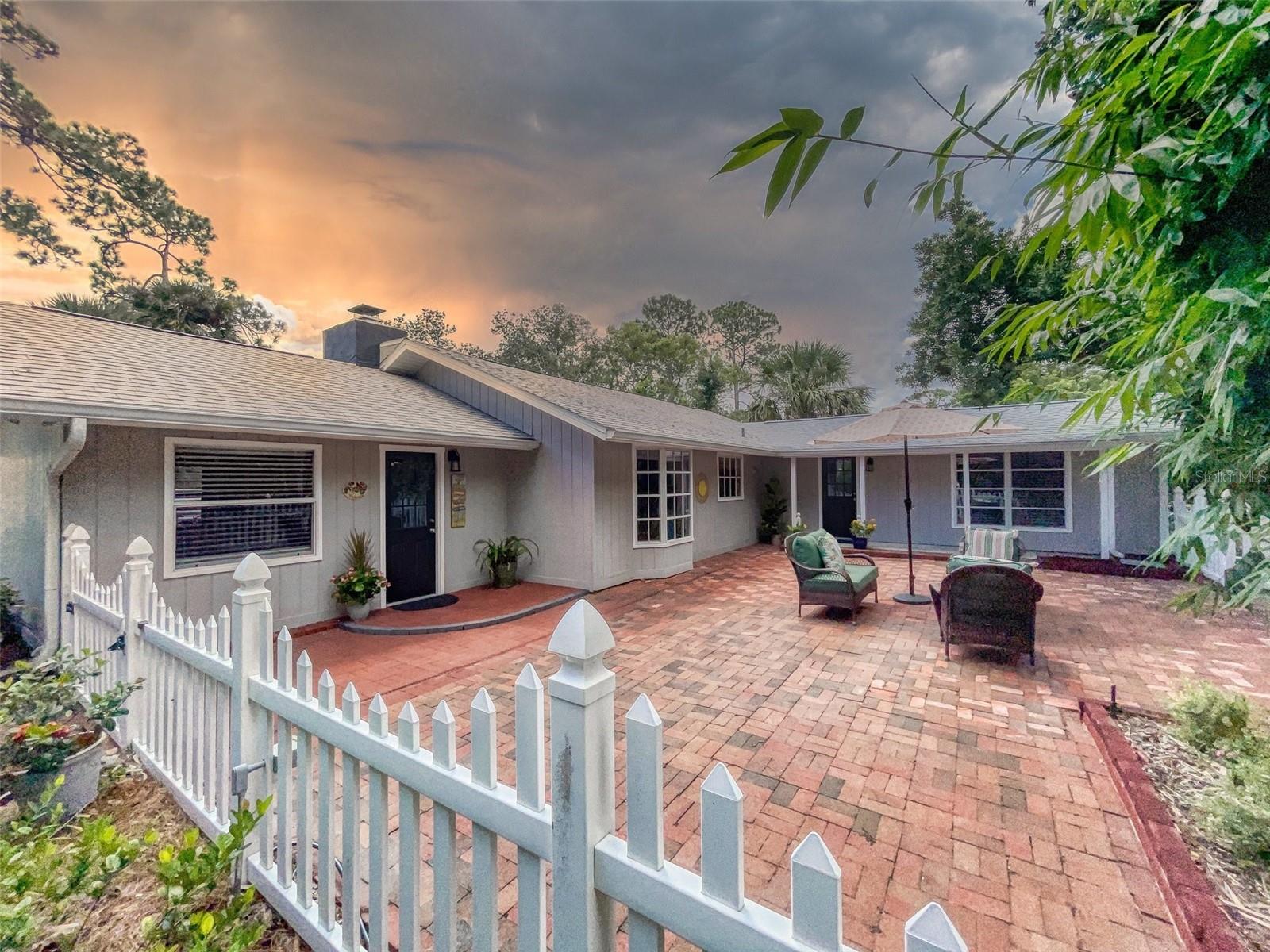 1843 Bayview Drive Property Photo 2