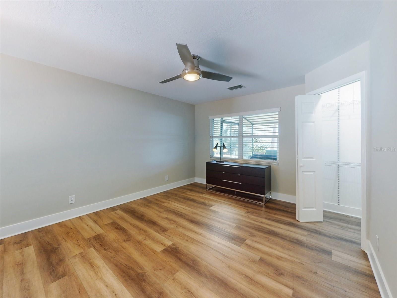 1843 Bayview Drive Property Photo 5