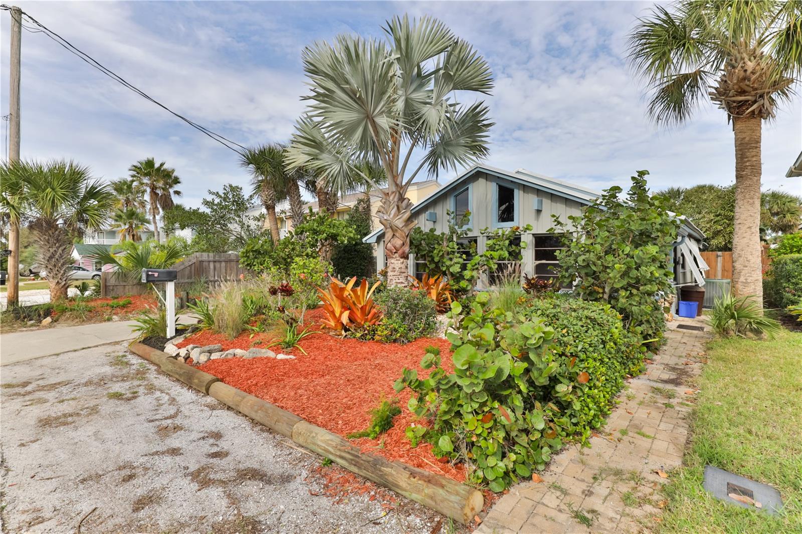 314 Due East Street Property Photo 4
