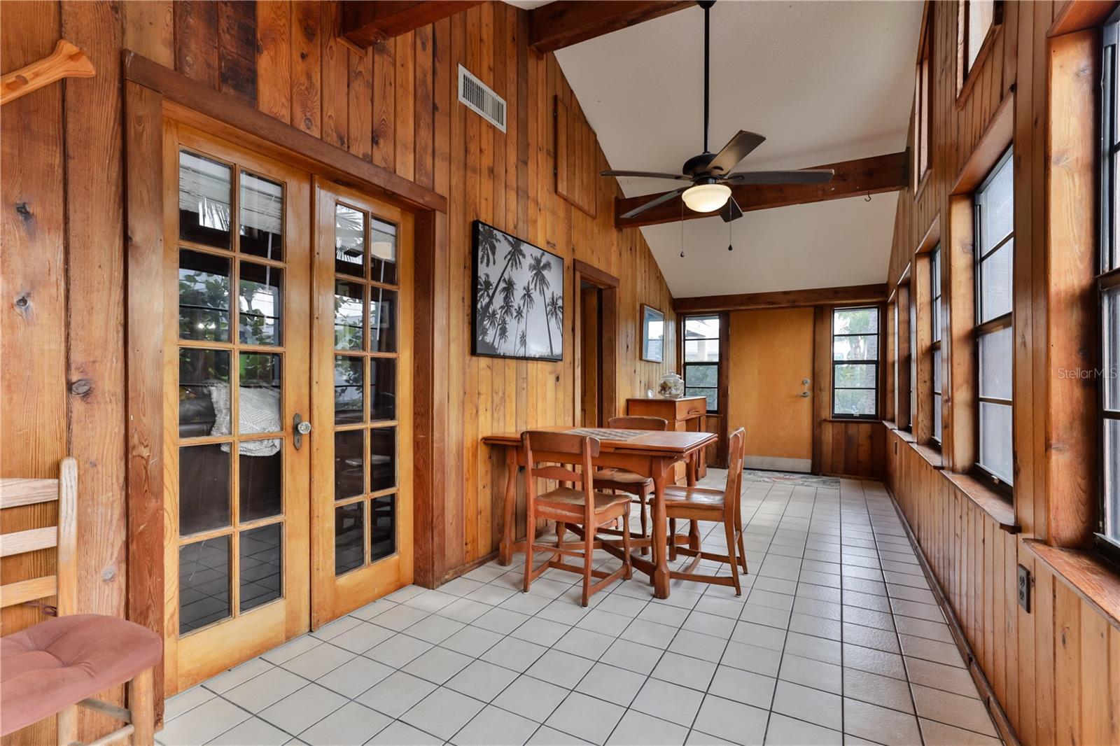 314 Due East Street Property Photo 6