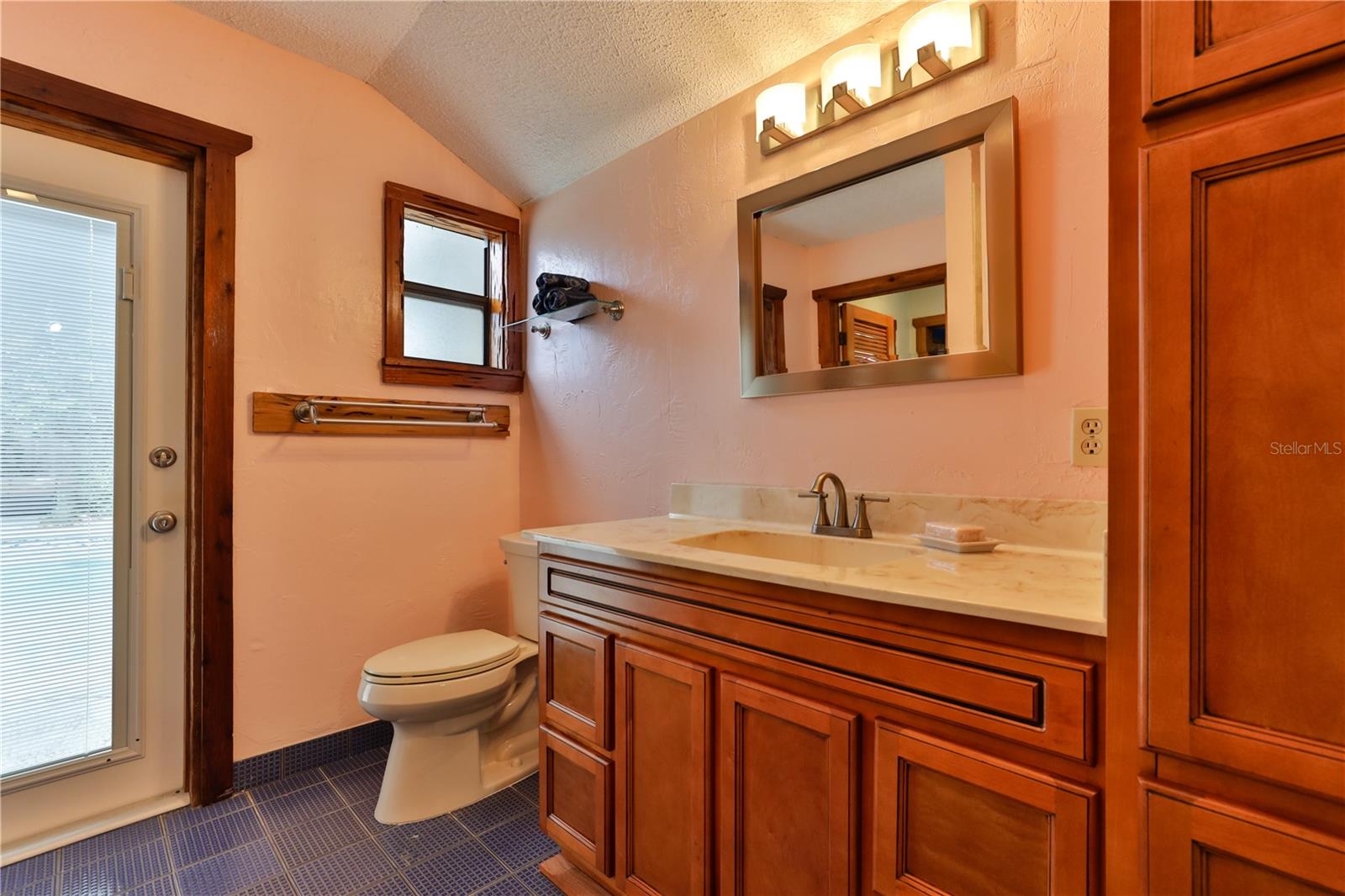 314 Due East Street Property Photo 29