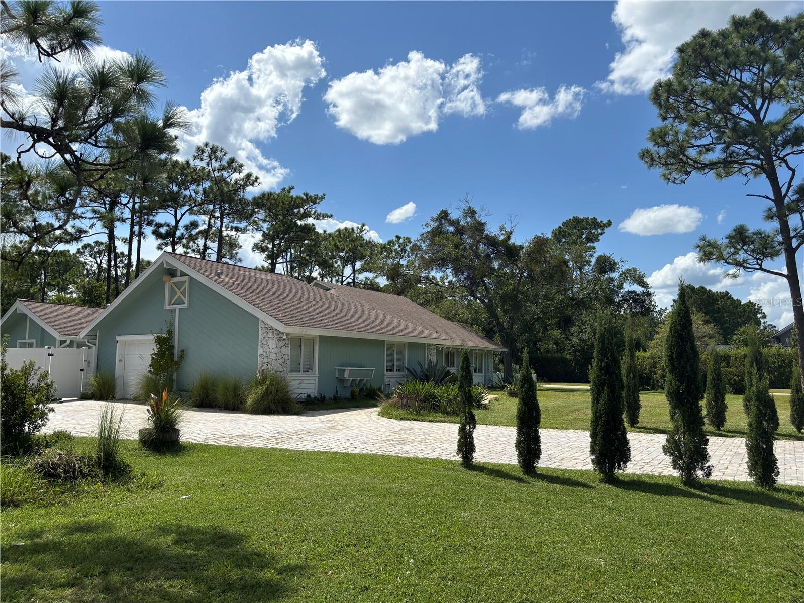 213 Riverbend Rd Property Photo 12
