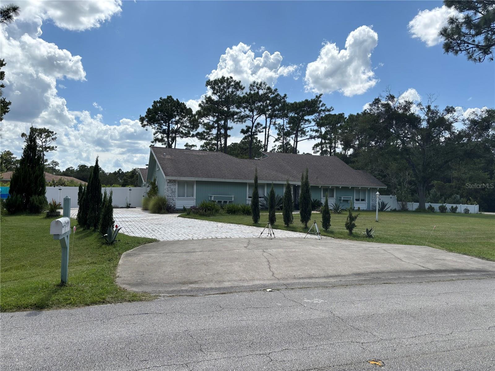 213 Riverbend Rd Property Photo 89