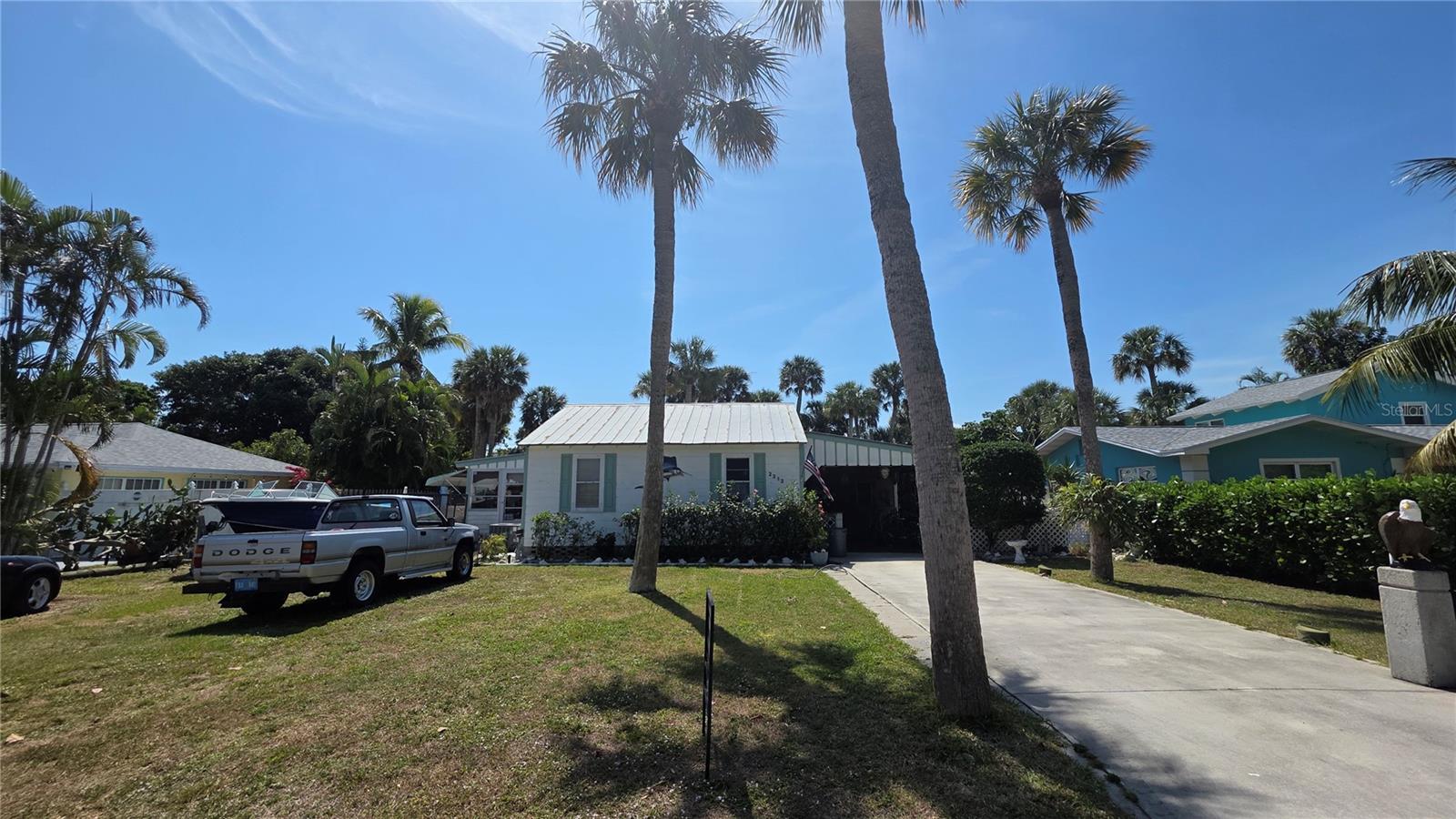 2212 Ne Pelican Ter Property Photo 1