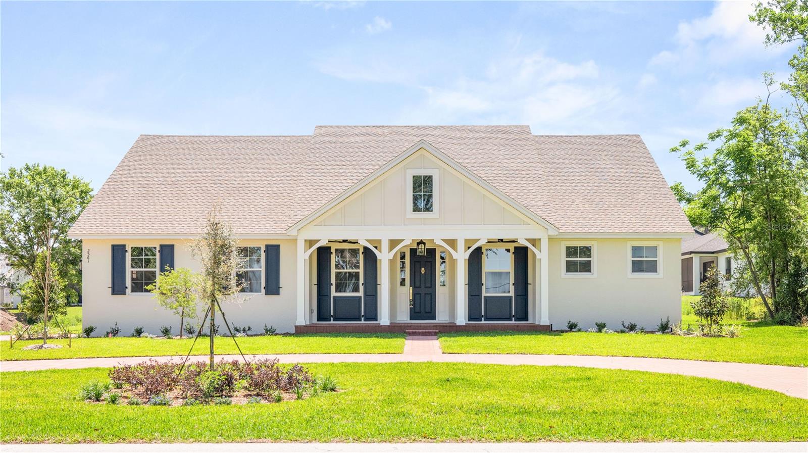 2561 Rogers Rd Property Photo