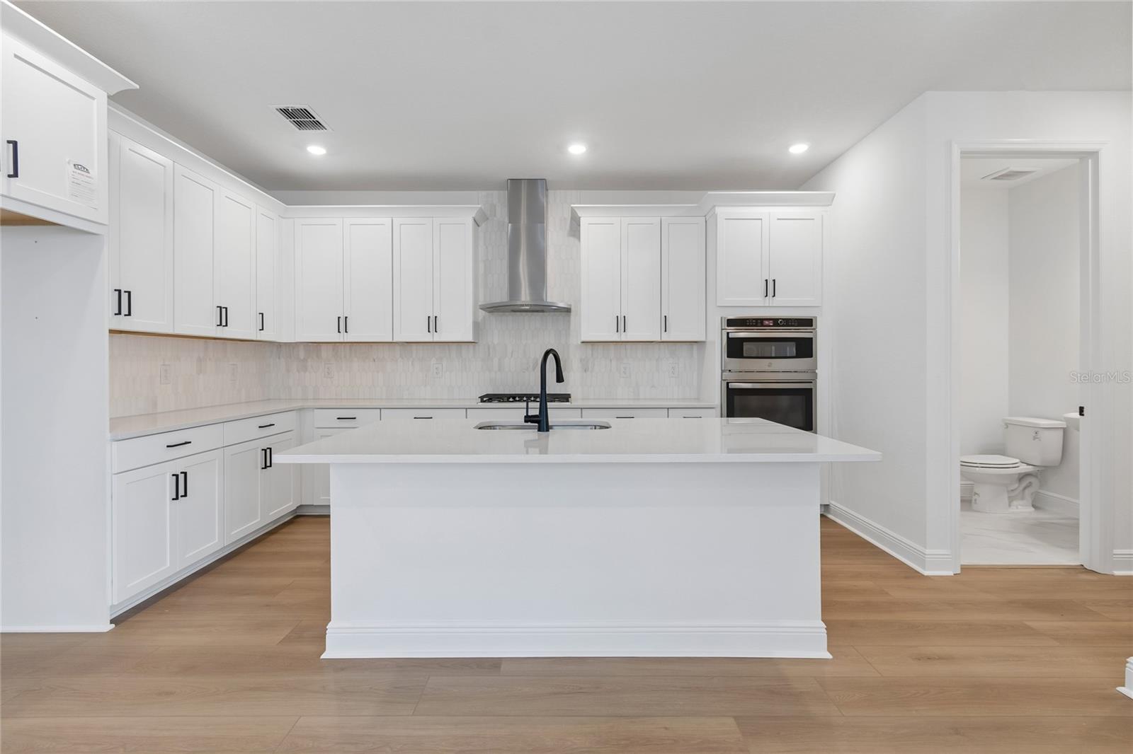 8103 Seaflower Pkwy Property Photo 6
