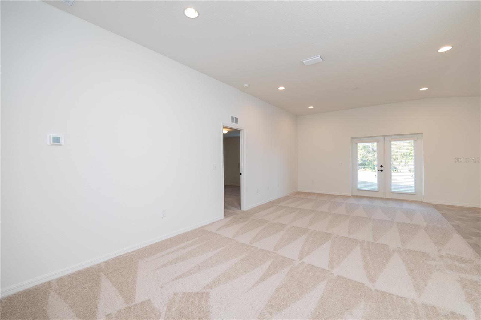 245 Harper Estates Cir Property Photo 3