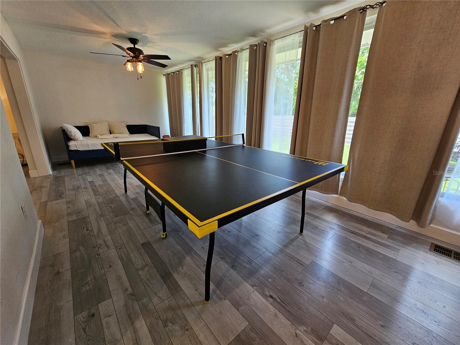 6442 Colonial Dr Property Photo 4