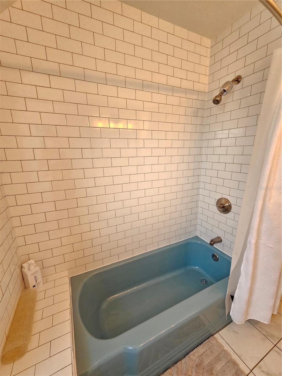 6442 Colonial Dr Property Photo 17