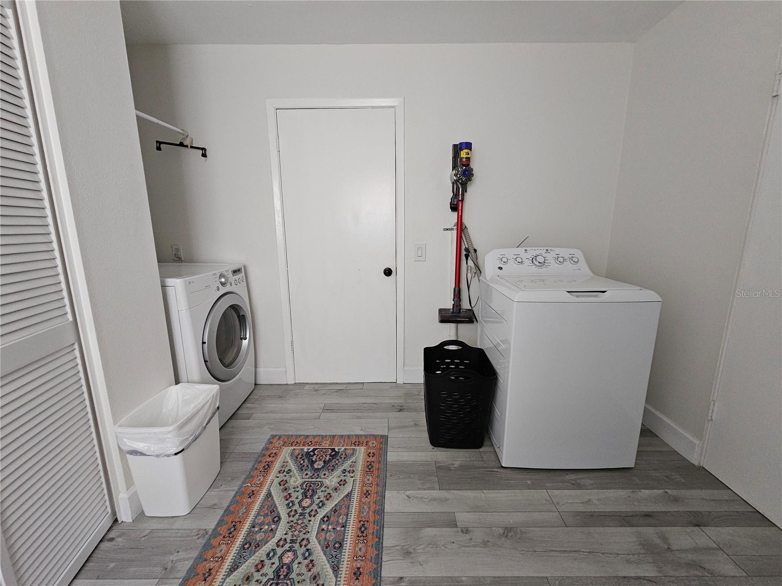 6442 Colonial Dr Property Photo 20