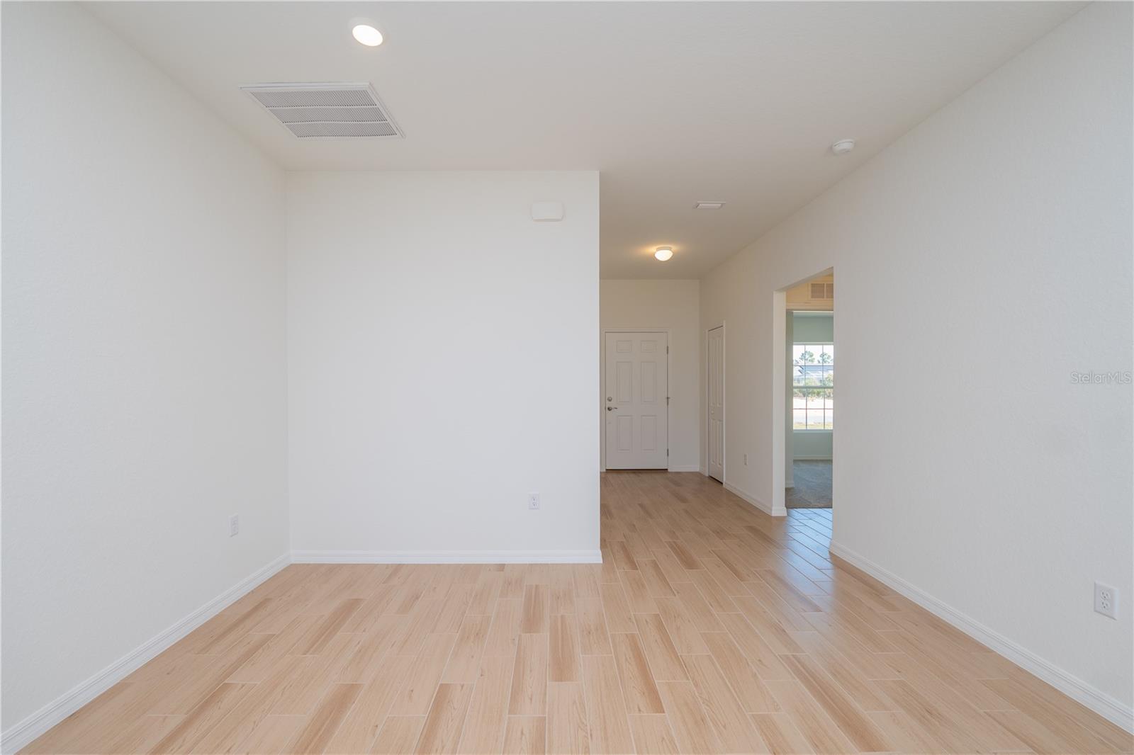 4569 San Lorenzo Dr Property Photo 4