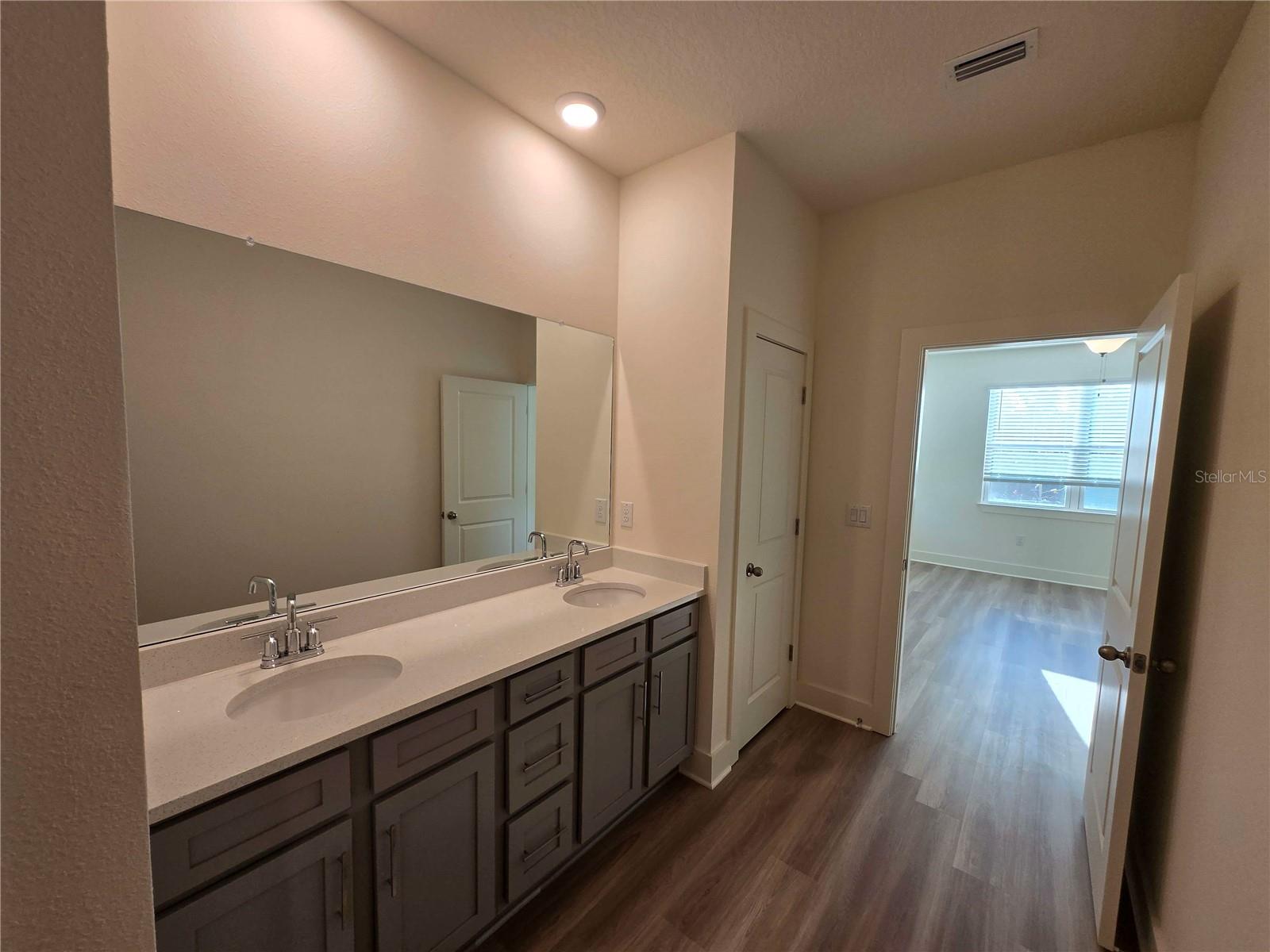 3830 Daybreak Run Loop Property Photo 11